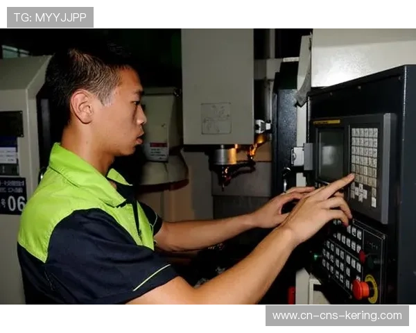 河南新乡凤泉站男子青年组60公里对决,本土车手争联赛积分