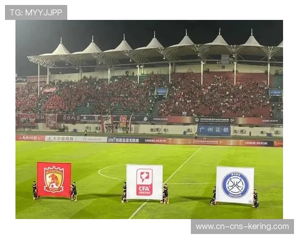 球队训练基地备战，战术演练侧重定位球设计